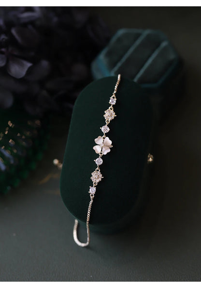Luxury AAA Zircon Opal Clover Adjustable Bracelet For Women New Fashion Sparkling Gold Color Bracelet Wedding Jewelry Party Gift